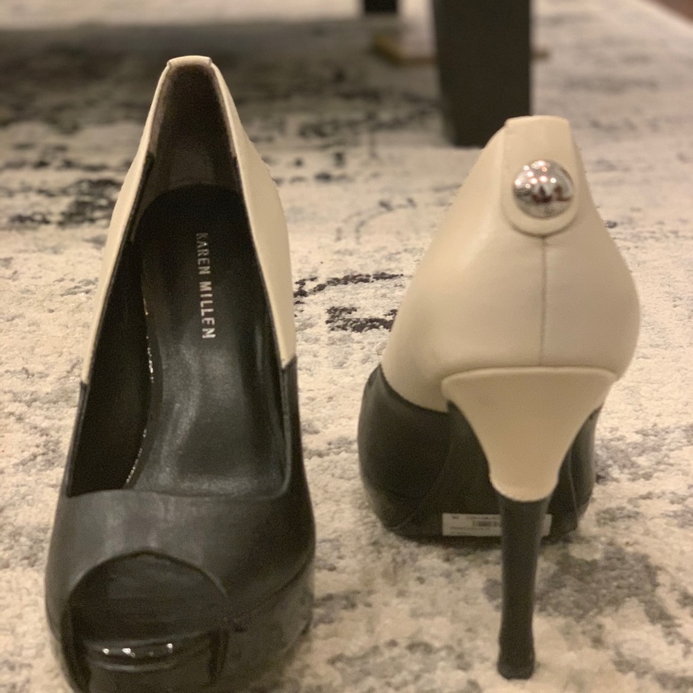 Peep toe platform black and cream heels